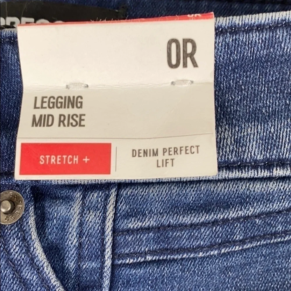 Express Denim Perfect Lift Mid Rise Legging - Picture 6 of 8